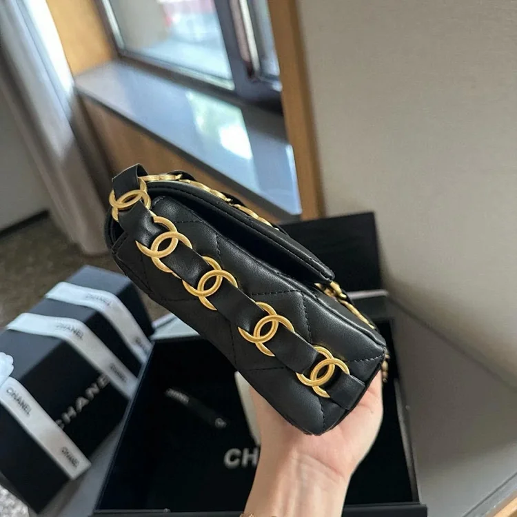Chanel · Táskák / 1330