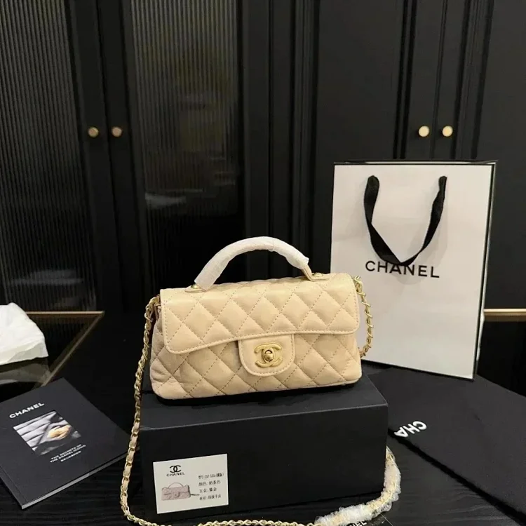 Chanel · Táskák / 2350