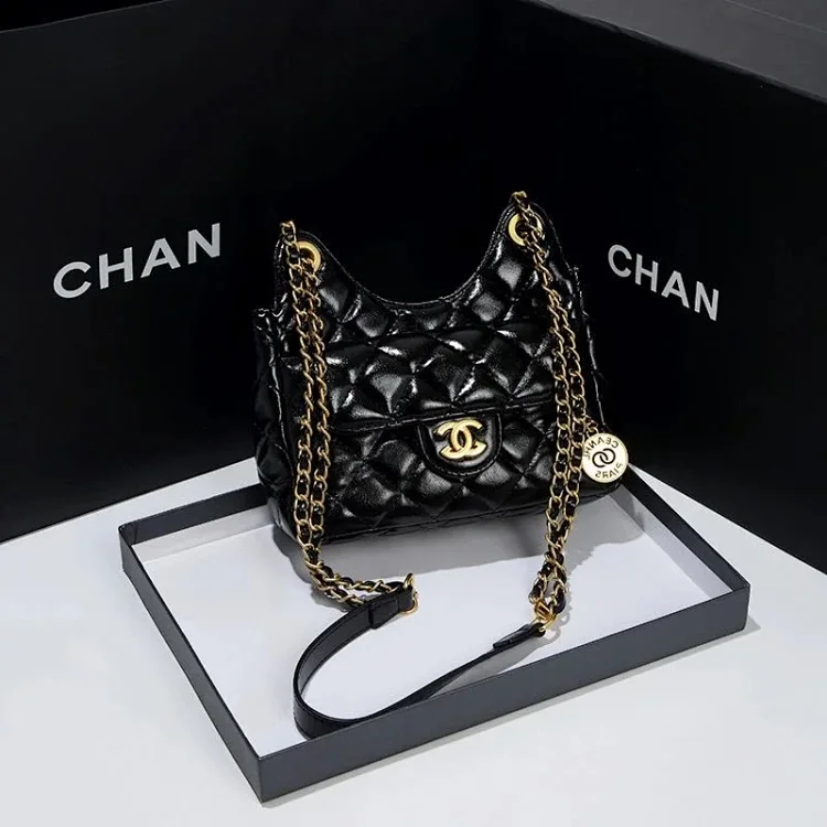 Chanel · Táskák / 2460