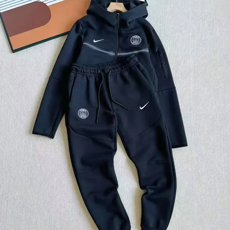 Nike · ملابس / 2626