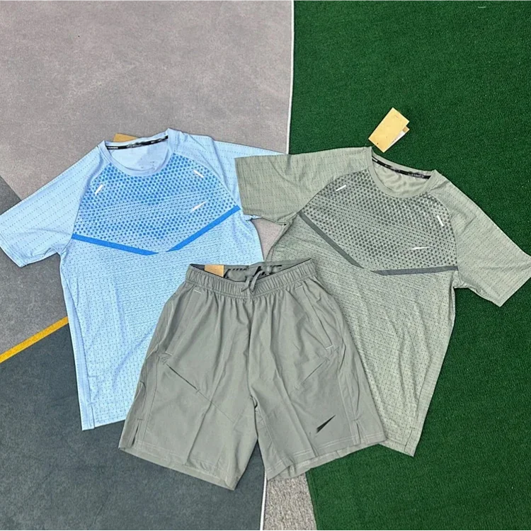 Nike · Μπλουζάκια / 2884