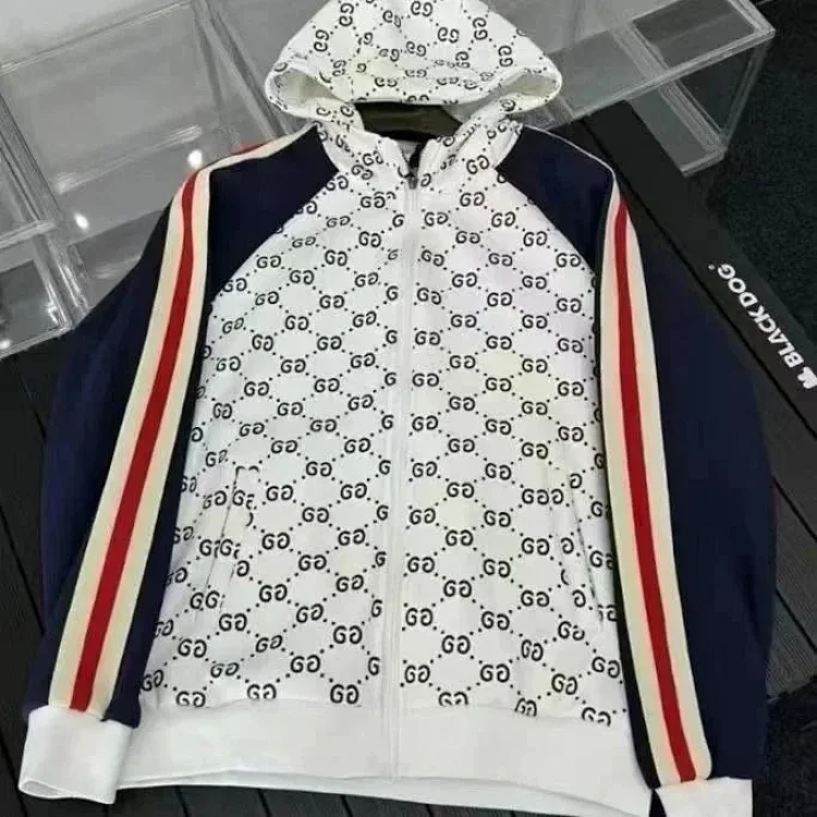 gucci · Oblečení / 2897